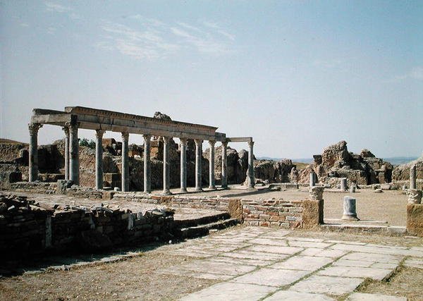 Utsikt over Palaestra Petronius, bygget av Petronius Felix i 225 e.Kr av Roman