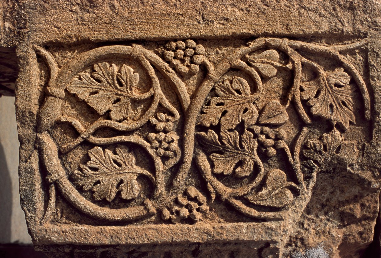 Arkitektonisk fragment med utskåret dekorasjon, Sertius Market, High Imperial Period (27 BC-395 AD) av Roman Imperial Period