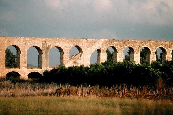 Akvadukt av Roman Roman