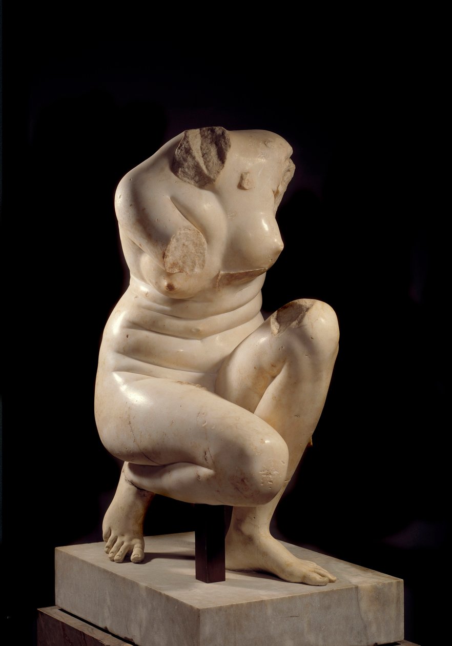 Afrodite sitter på huk. Marmorskulptur fra det 2. århundre e.Kr. Sol. 0,71 m Paris, Musée du Louvre. av Roman