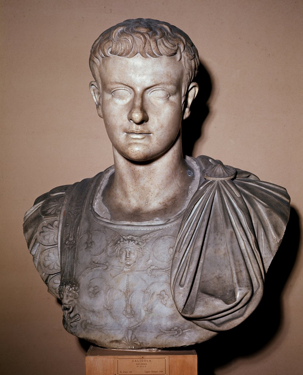Byste av Caligula (marmorskulptur av Roman