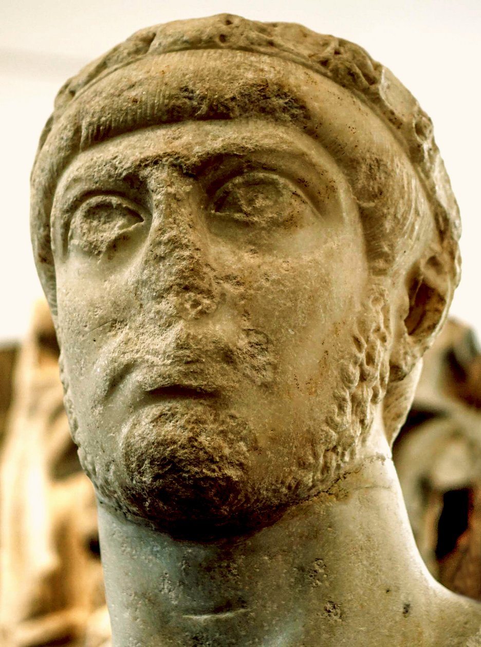 Byste av keiser Gratian av Roman