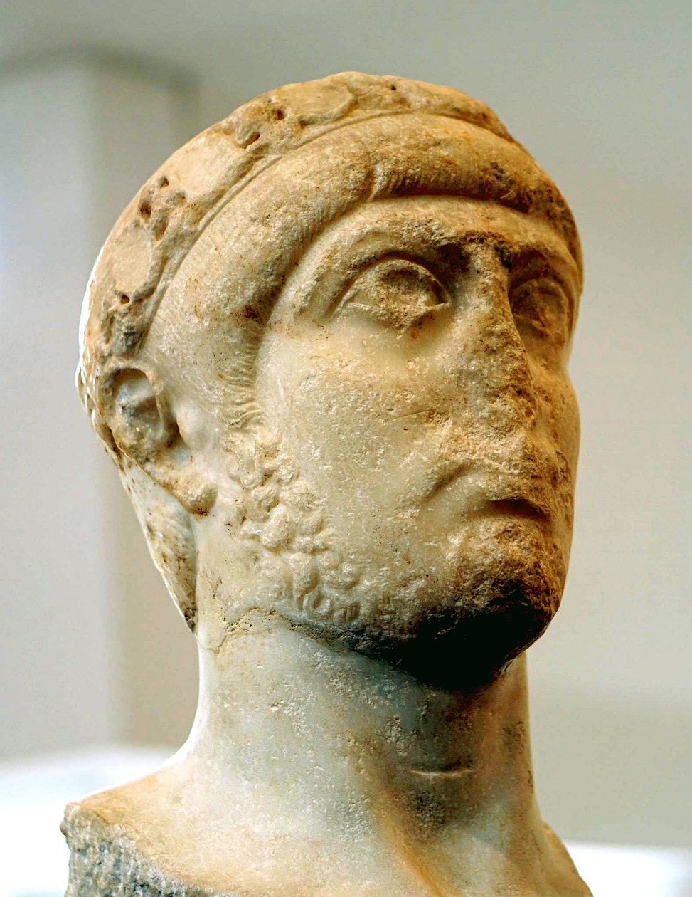 Byste av keiser Gratian av Roman