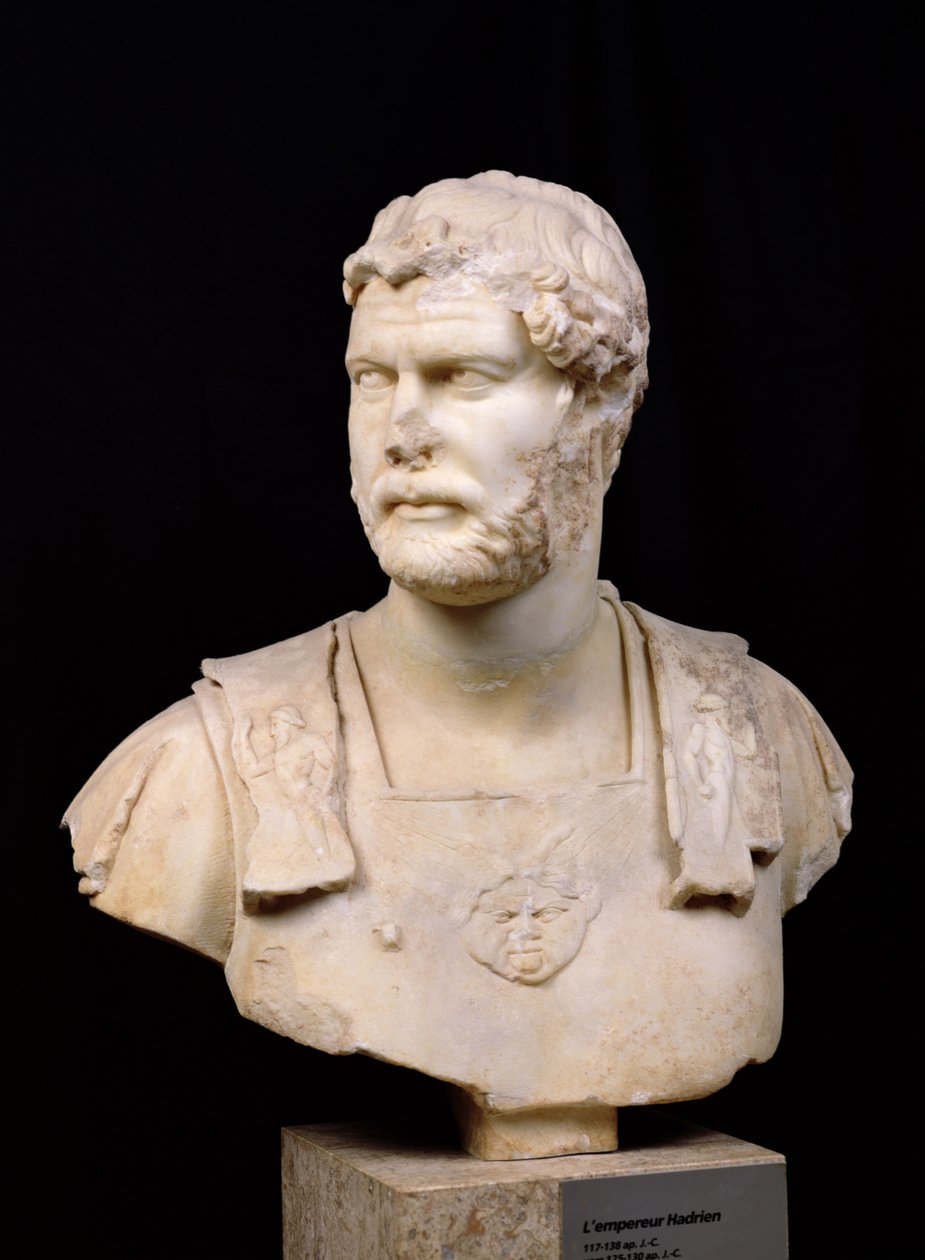 Byste av keiser Hadrian (76-138) funnet på Kreta (marmor) av Roman