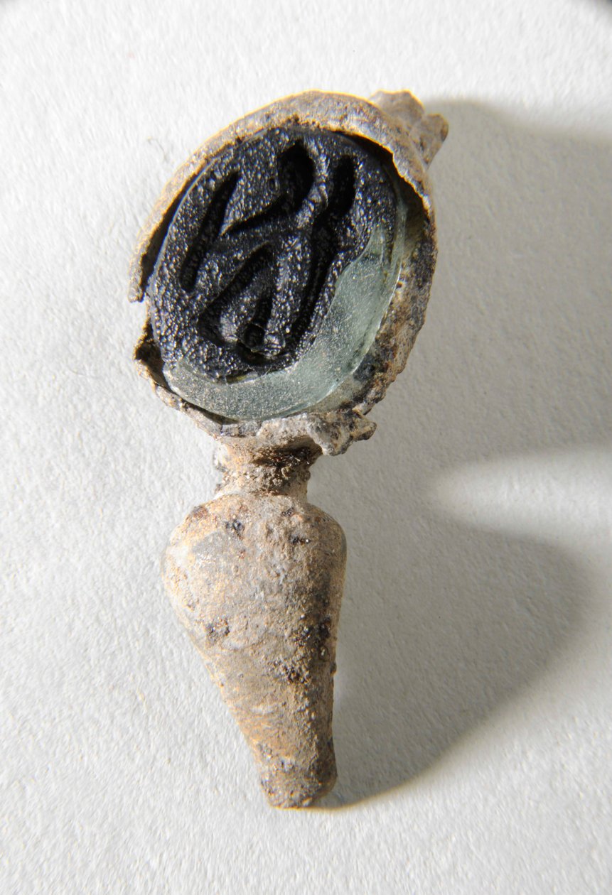 Fingerring med dyptrykk (sølv og glass) av Roman