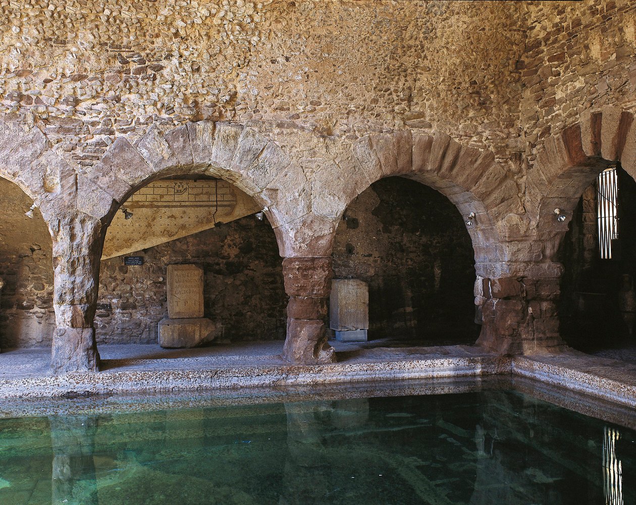 Frigidarium, Caldes de Montbui, Barcelona, ​​​​Spania, 2.-1. århundre f.Kr. (bilde) av Roman