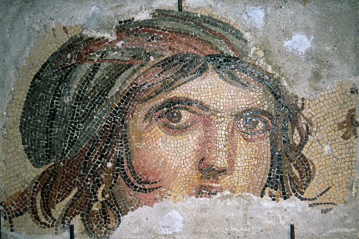 Hodet til en sigøynerjente, fra Belkis (nå Zeugma), Sørøst-Tyrkia (mosaikk) av Roman