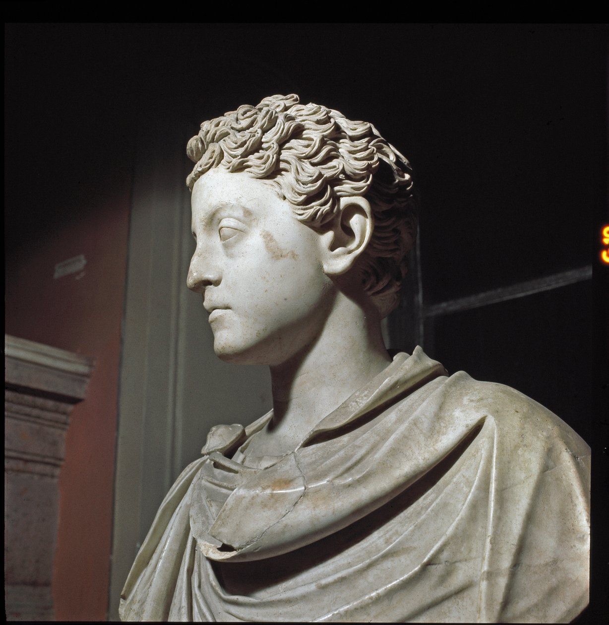Marmorbyste av keiser Commodus (skulptur, 2. århundre) av Roman