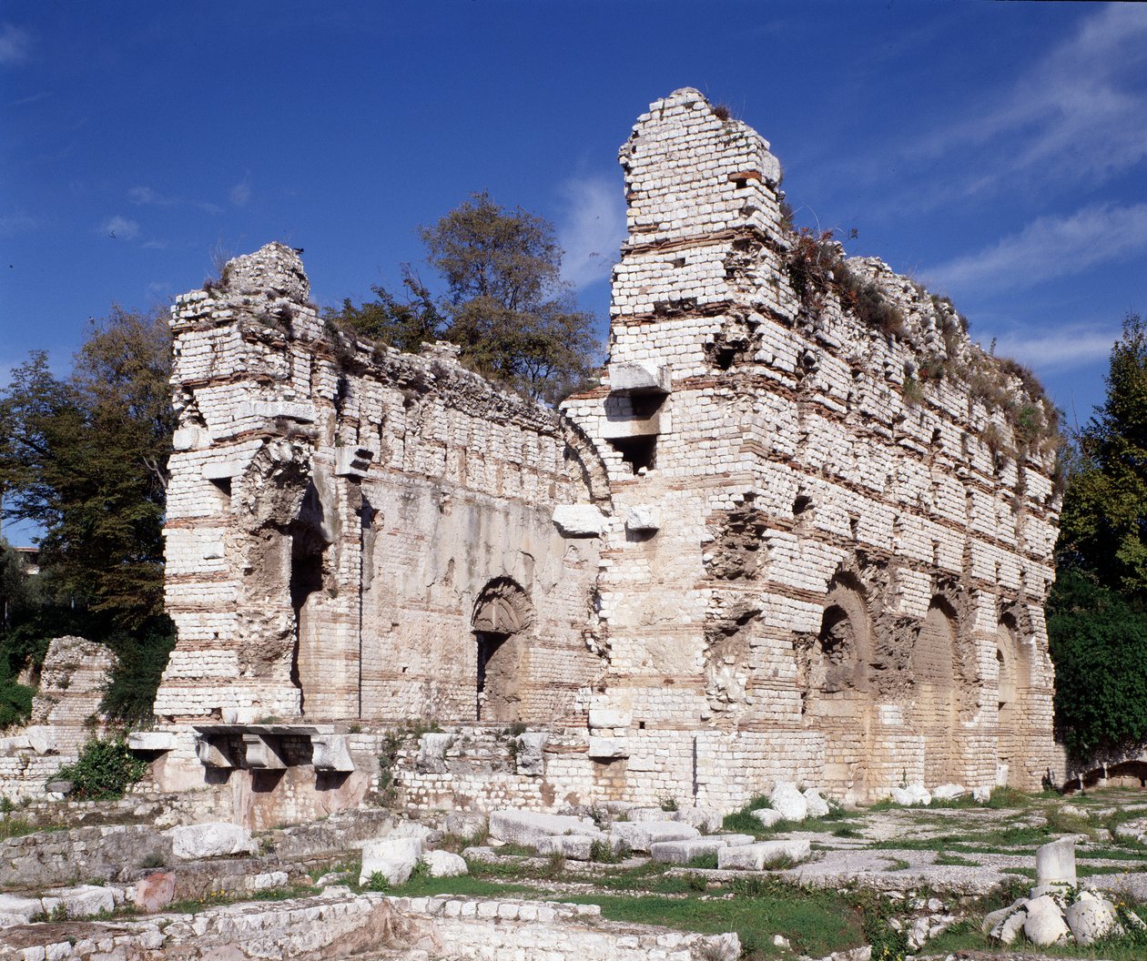 Maritime Alps: Remains of Roman Baths of the 3rd century in the arenes of Nice cimiez. av Roman