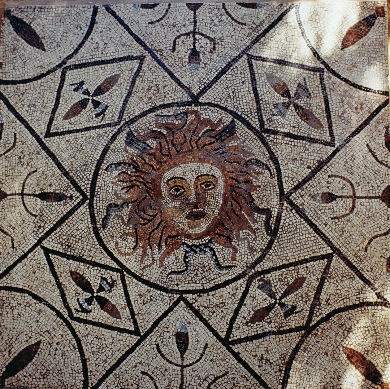 Medusa, romersk mosaikk fra House of Orpheus, 3. århundre e.Kr. (mosaikk) av Roman