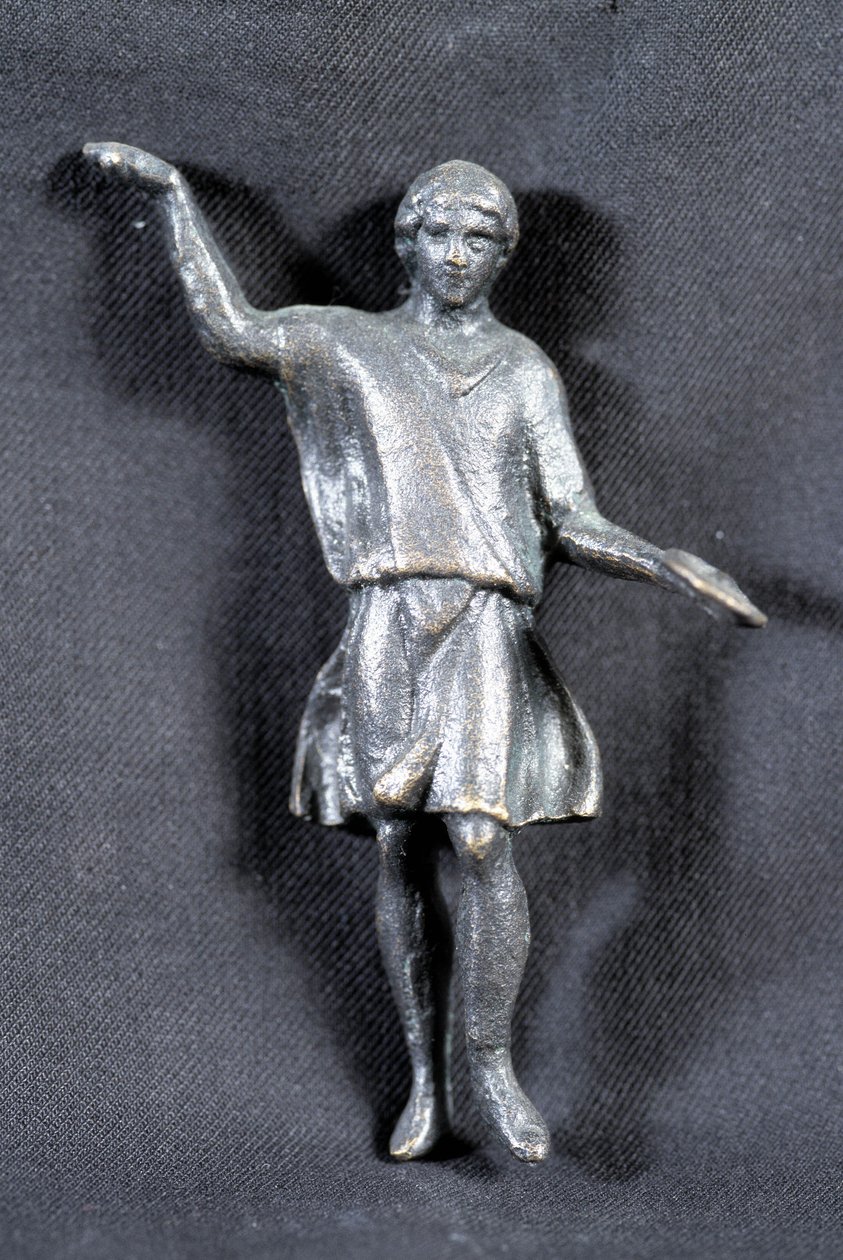 Offrande statuett i bronse, koll. privat, 2. århundre. Antagelig av pilegrimene ved Mars-tempelet. av Roman