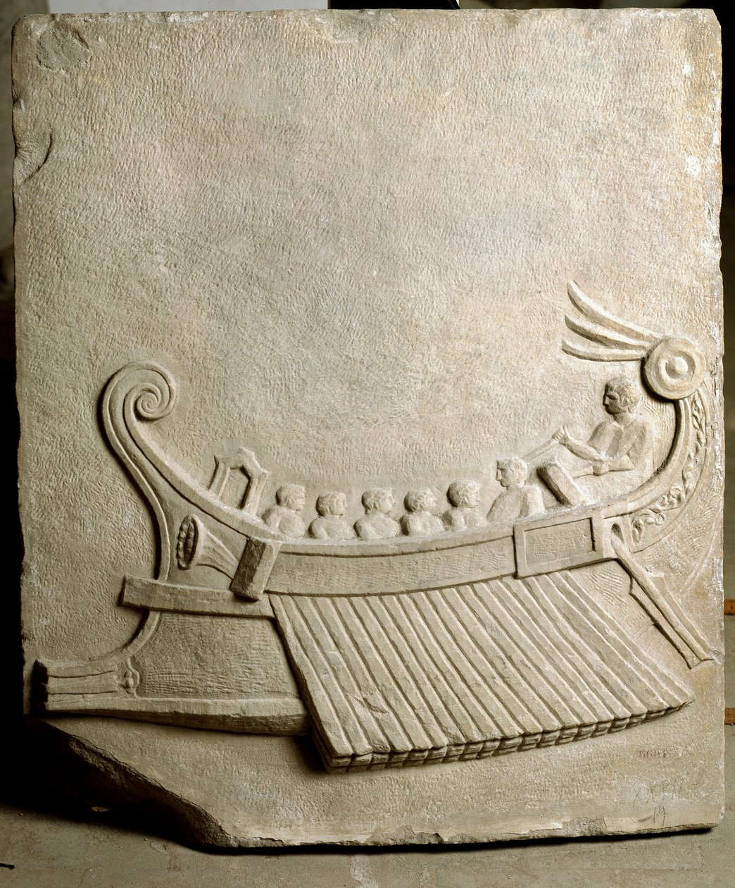 Romersk kunst: Romersk trirem - Fragment av marmorfrise fra Pozzuoli (Pozzuoli) av Roman