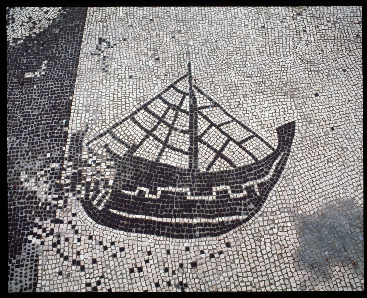 Romersk kunst: "Ship" Mosaic of the Seafarers Corporation, Place des Corporations av Roman