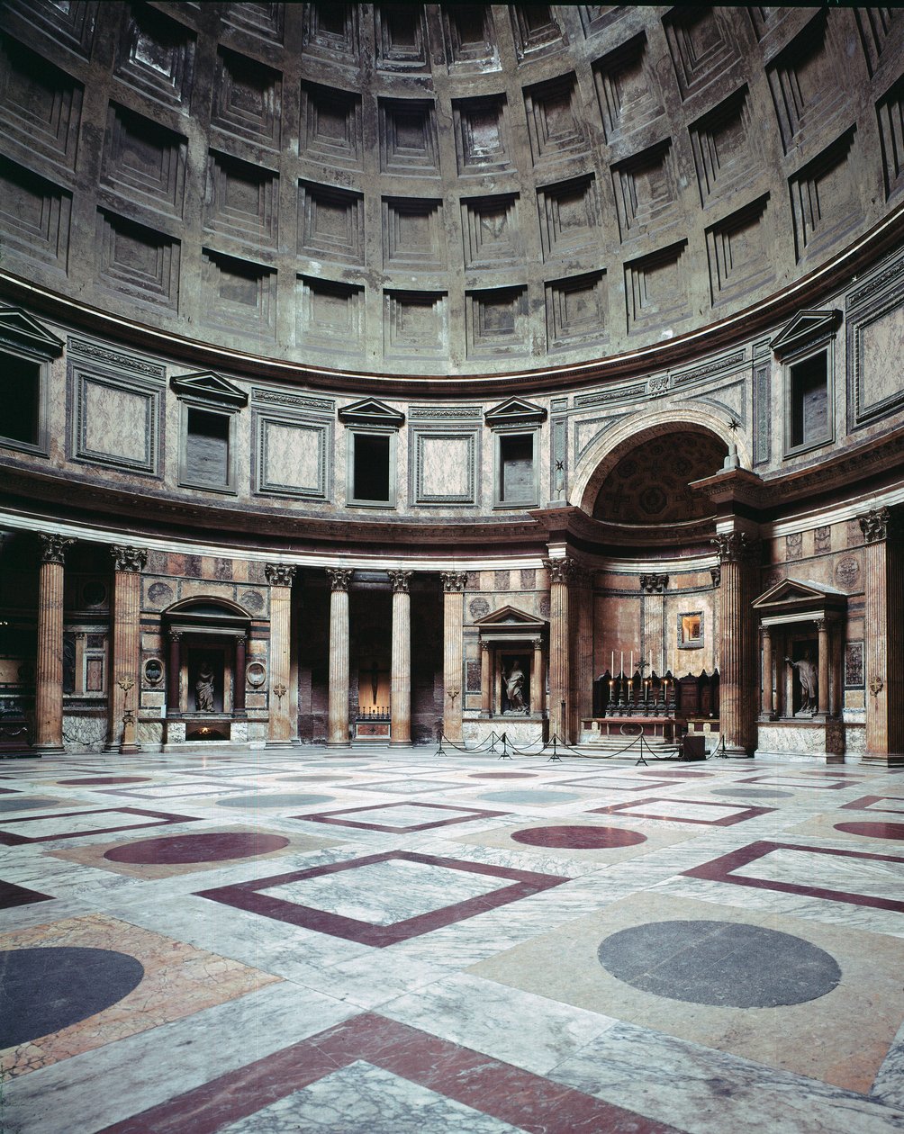 romersk kunst. Utsikt over det indre av Pantheon, bygget på Marcus Vipsanius Agrippas tid av Roman
