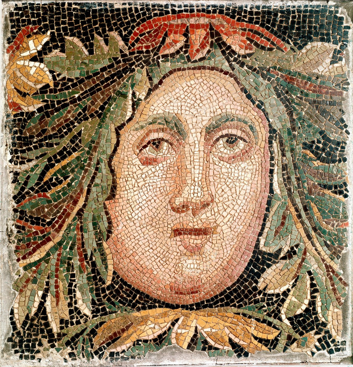 Romersk kunst: mosaikk som representerer hodet til en marin guddom. 3. århundre e.Kr. Roma, Museo Nazionale Romano - romersk kunst. Sea Divinity. Mosaikk, 3. århundre e.Kr. Museo Nazionale Romano, Roma, Italia – romersk kunst. Sea Divinity. Mosaikk, 3. årh av Roman