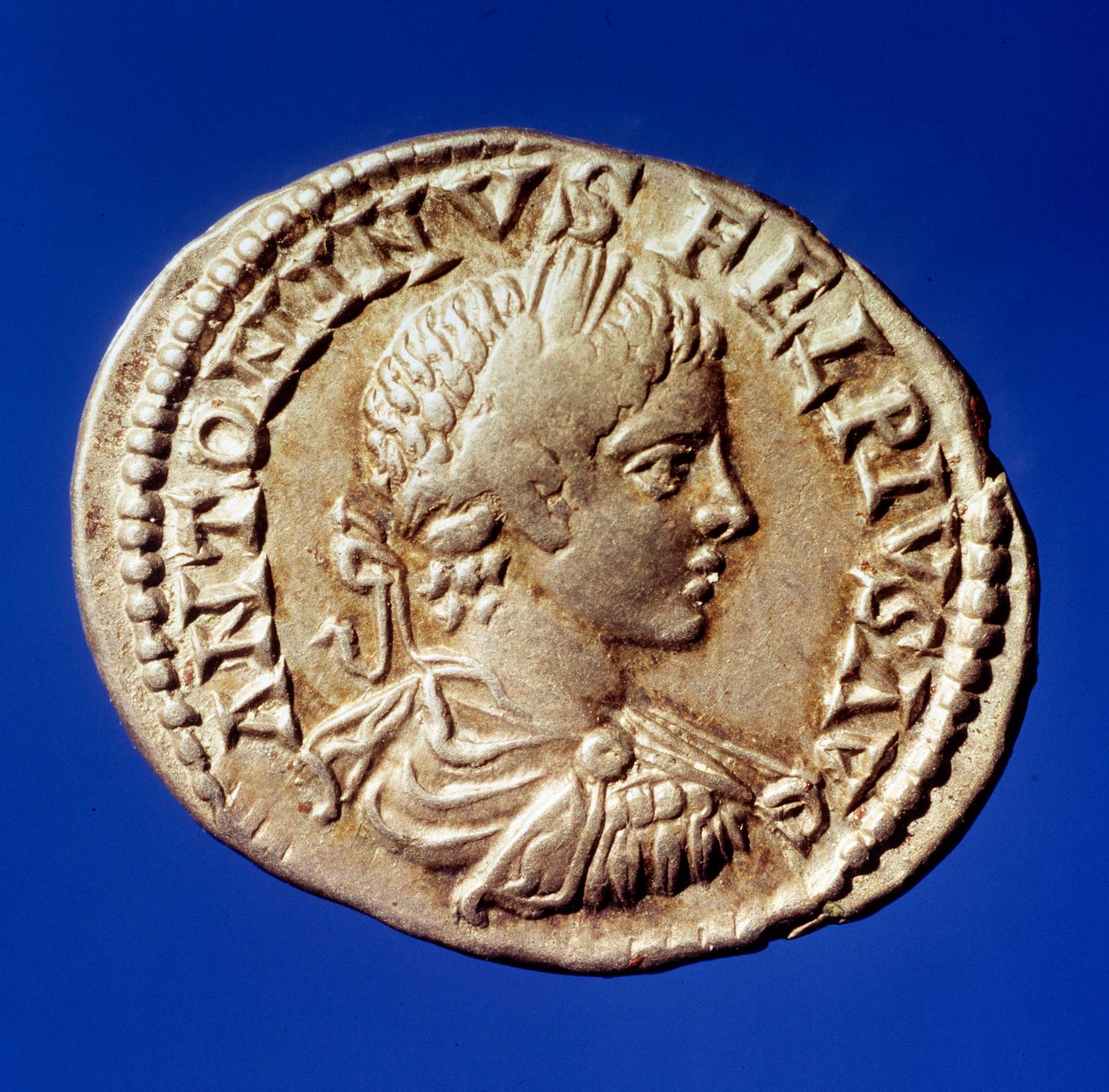 Romersk kunst: sølvfornekter med et bilde av den romerske keiseren Elagabal (Heliogabale eller Marcus Aurelius Antoninus) (204-222 e.Kr.) Paris, B.N. av Roman