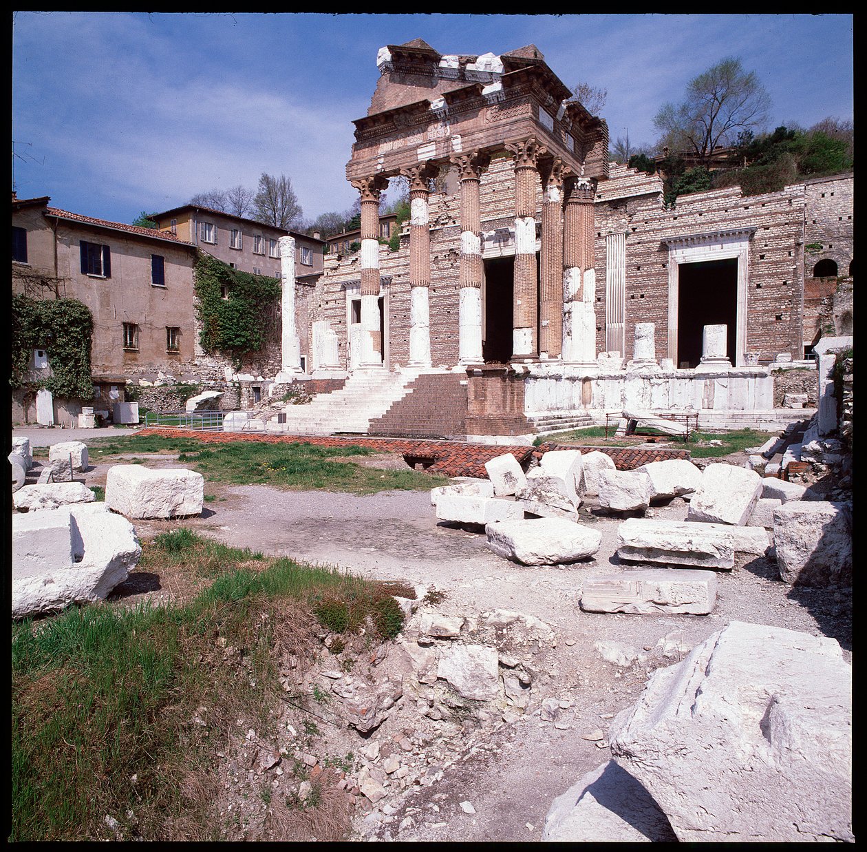 Romersk kunst: utsikt over hovedstaden (hovedstaden), 73 e.Kr., Brescia Italia av Roman