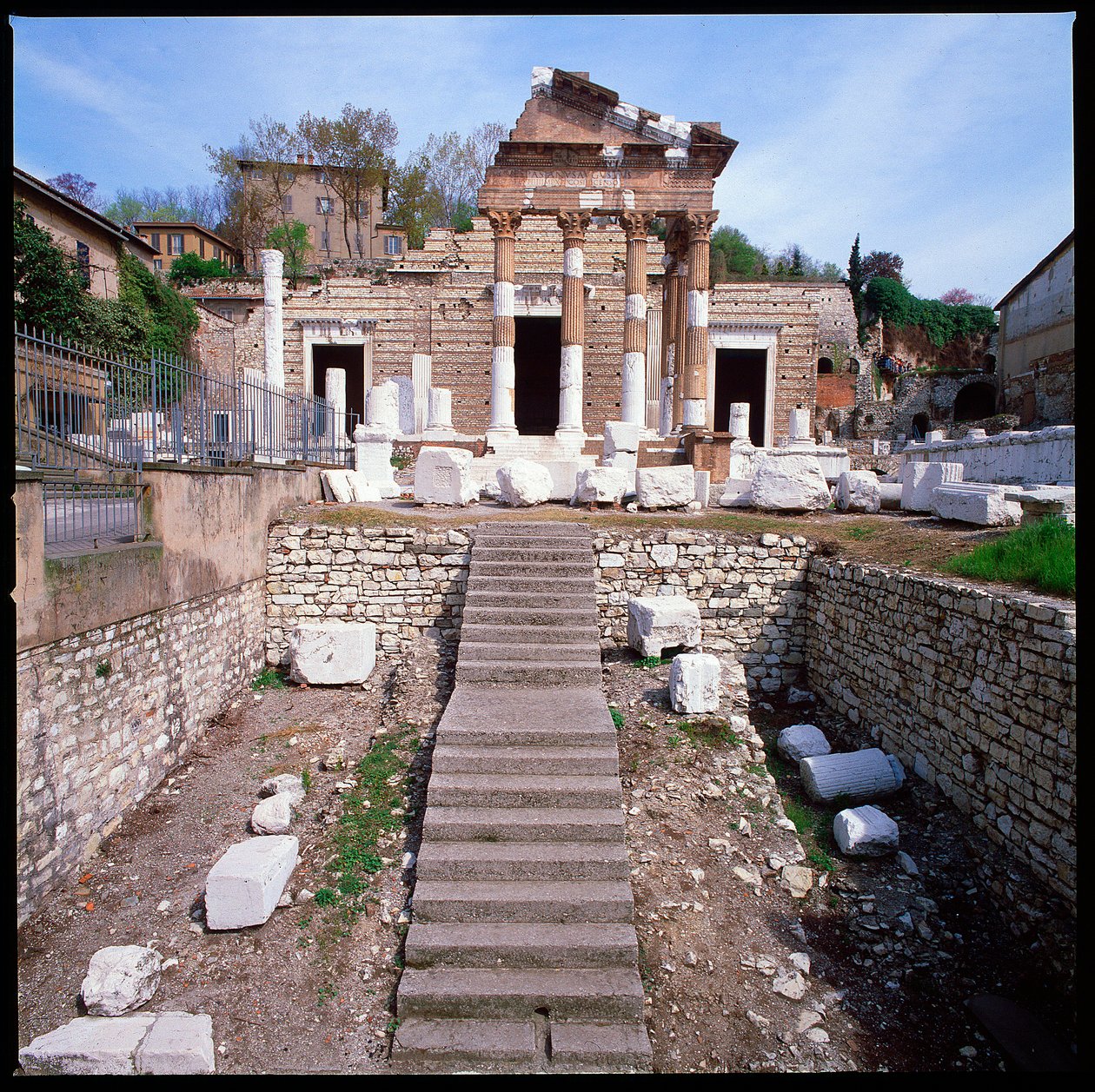 Romersk kunst: utsikt over hovedstaden (hovedstaden), 73 e.Kr., Brescia Italia av Roman