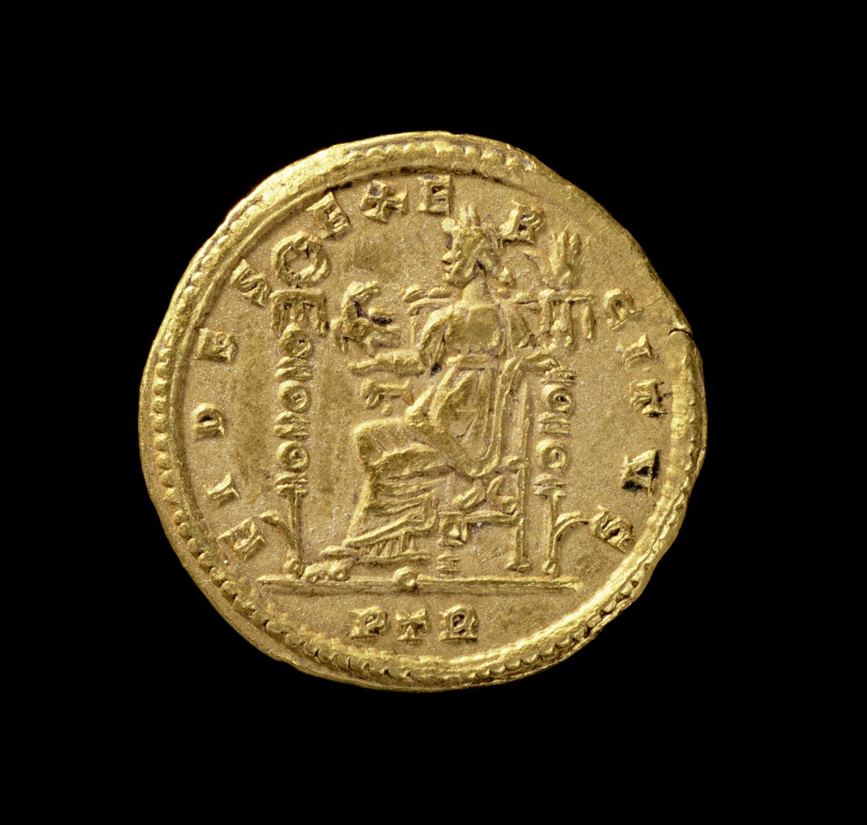 Solidus (revers) av Konstantin I, den store (306 e.Kr.-337 e.Kr.) som viser Fides sittende til venstre på tronen. Innskrift: FIDES EXERCITVS (gull) (for forside se 119150) av Roman