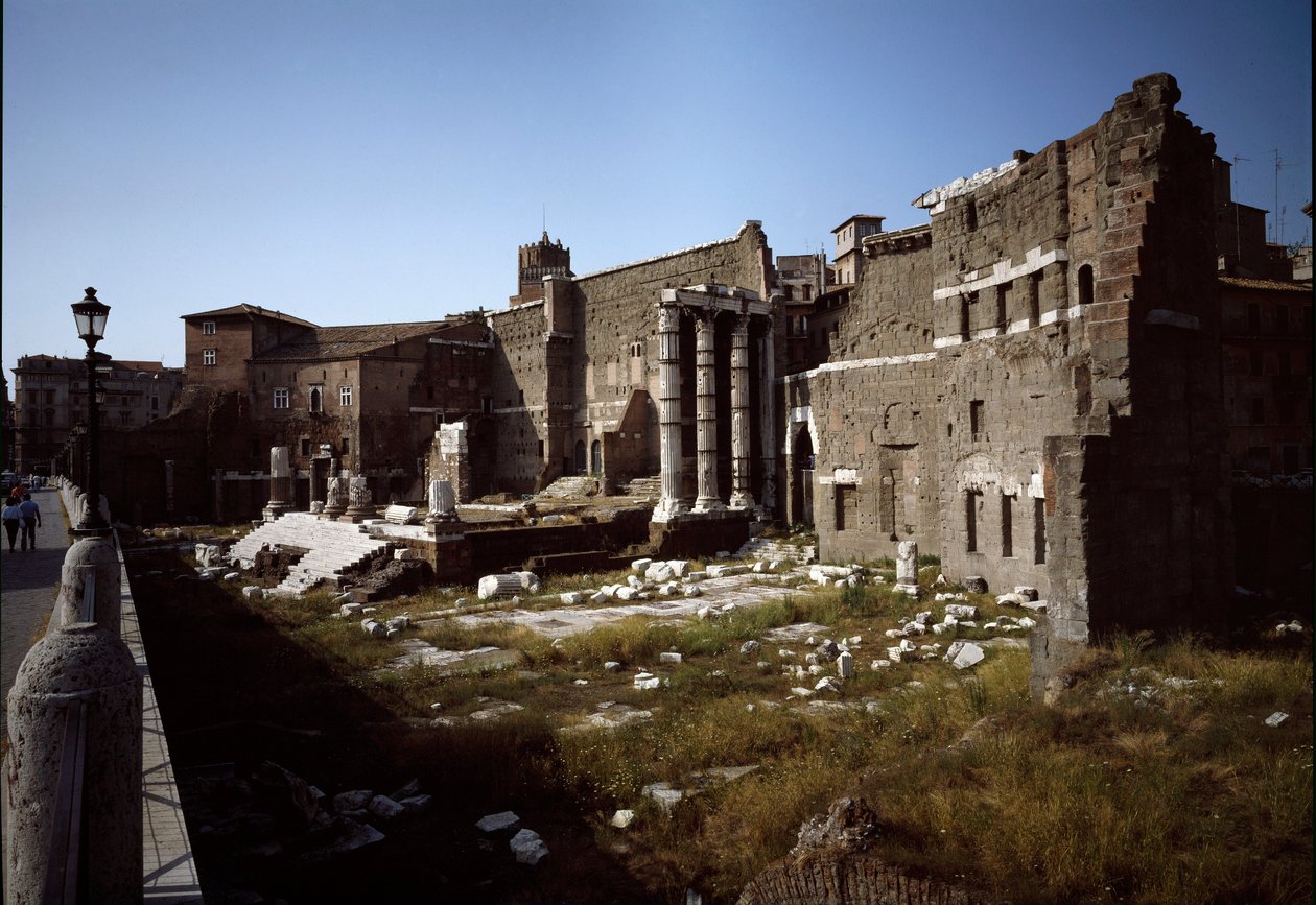 Utsikt over Augustus forum (fotografi) av Roman
