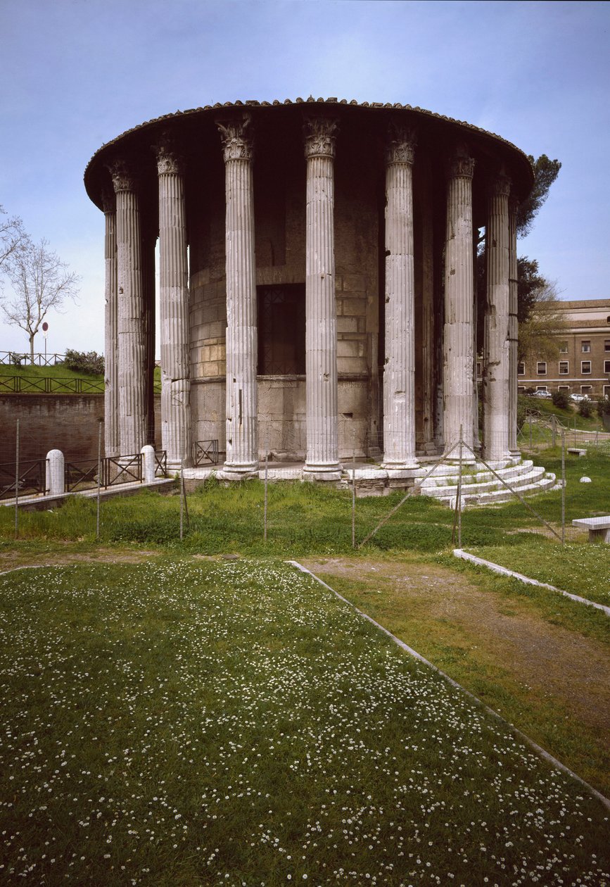 Utsikt over tempelet til Hercules Victor (Hercules Olivarius), 213 f.Kr. (fotografi) av Roman