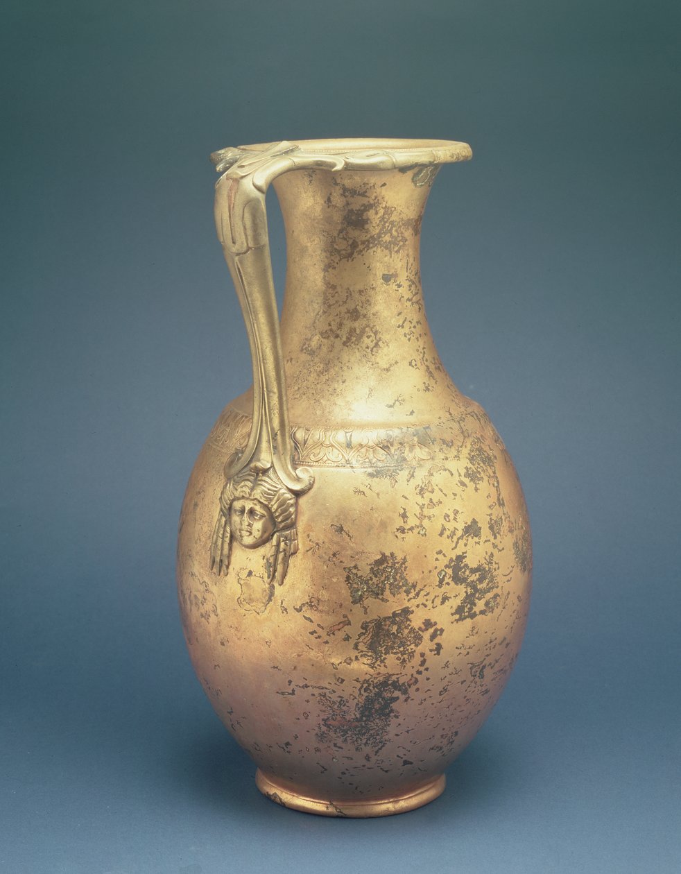Vinmugge med dekorativt håndtak, fra det romerske stedet i Newstead, Melrose, sent på 1. århundre e.Kr. (bronse) av Roman