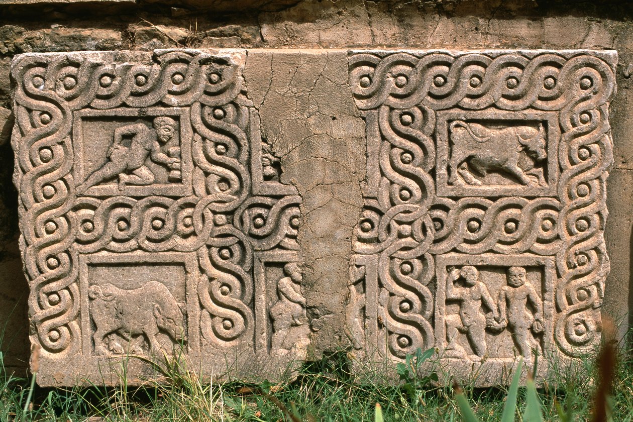 Arkitektonisk fragment med utskåret dekorasjon, høy keiserperiode (27 f.Kr.-395 e.Kr.) (se detalj 267012) av Roman Imperial Period