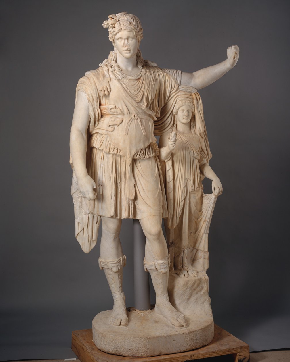 Statue of Dionysos leaning on a female figure ("Hope Dionysos"), 27 BC–68 AD (marble) av Roman Imperial Period