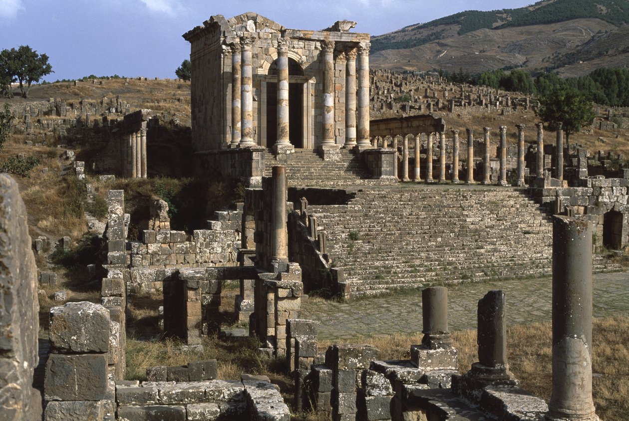 Utsikt over tempelet til Septimian-familien, High Imperial Period (27 BC-395 AD) (se også 267064 og 267065) av Roman Imperial Period