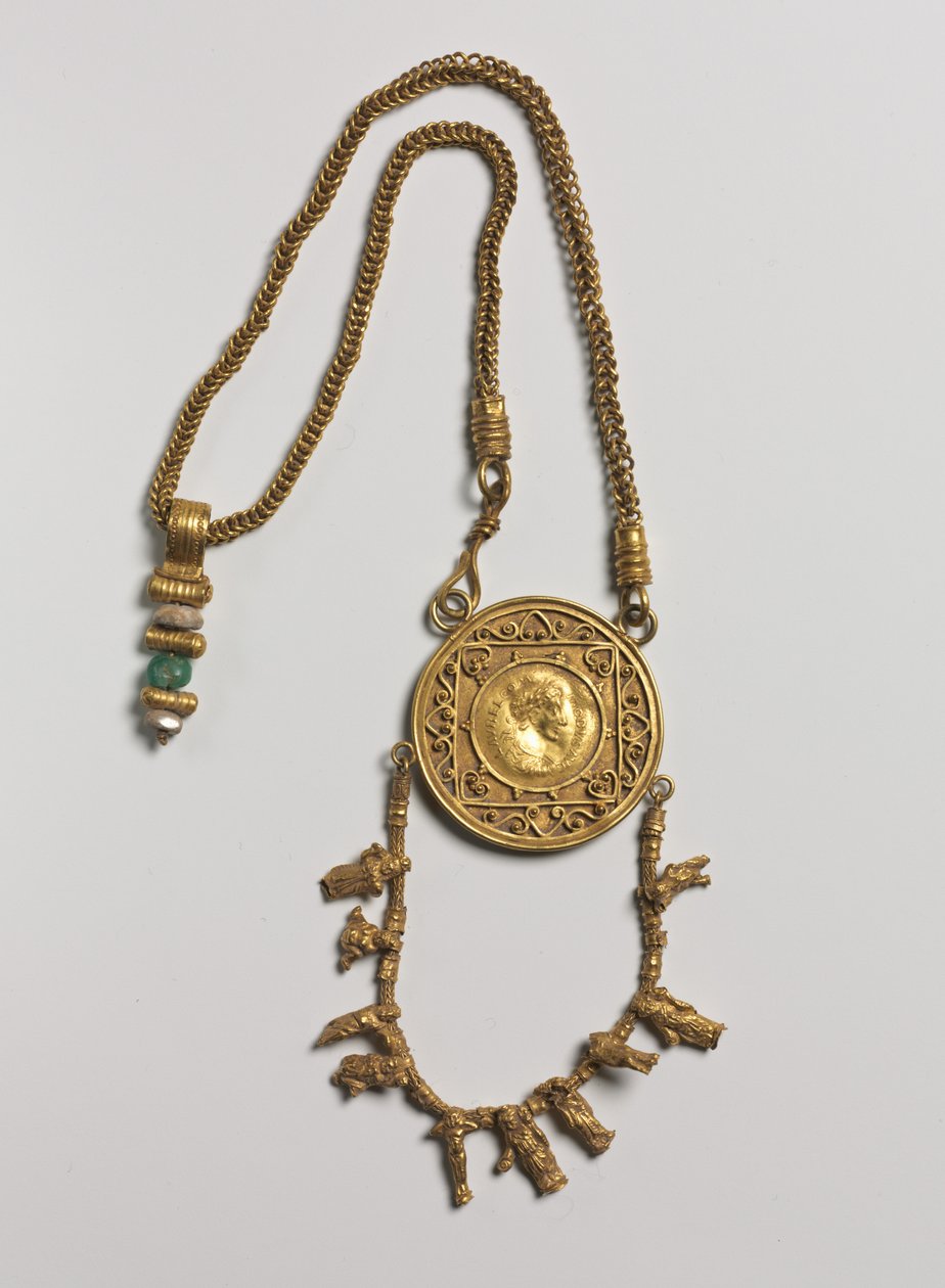 Krage med medaljong og anheng, 200-300 av Roman Period Egyptian