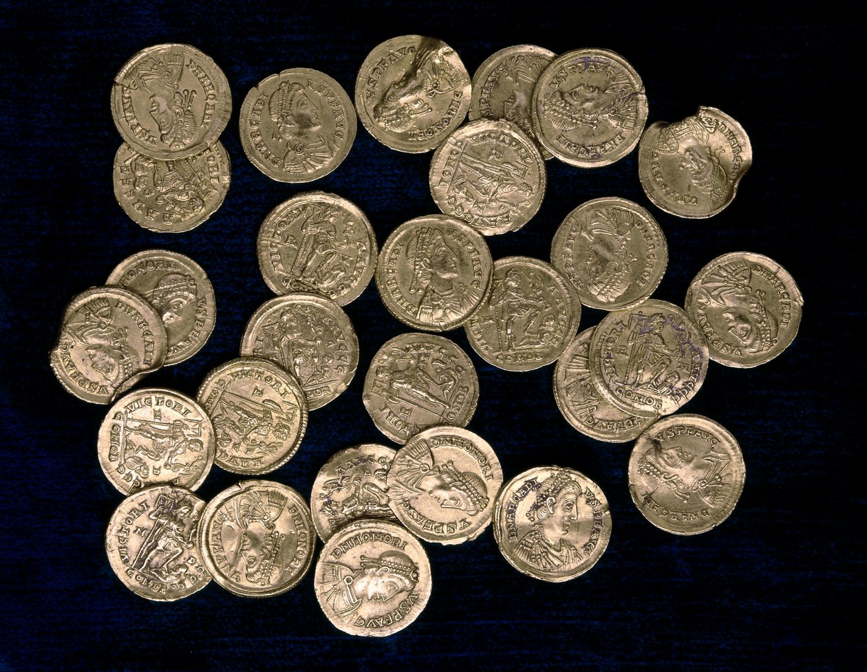 28 mynter fra perioden til den vestromerske keiseren Flavius Honorius (384-423) og den østromerske keiseren Flavius Arcadius (377/378-408), 4. og 5. århundre (mynt) av Roman Roman