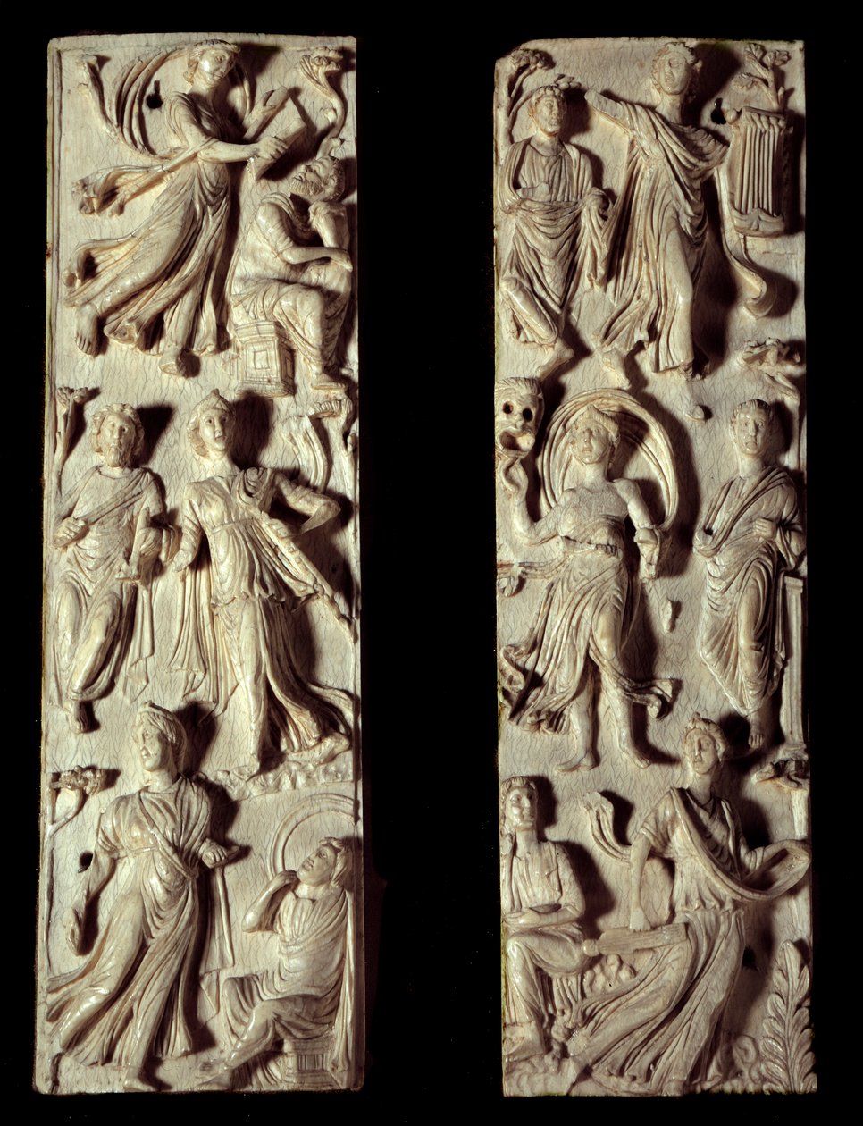 Antikkens Roma: utskåret diptyk i elfenben som representerer seks muser og seks poeter (eller filosofer). 500-tallet etter JC. Paris, Louvre-museet av Roman Roman