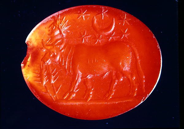 Apis, 2.-4. århundre e.Kr. (karneol) av Roman Roman