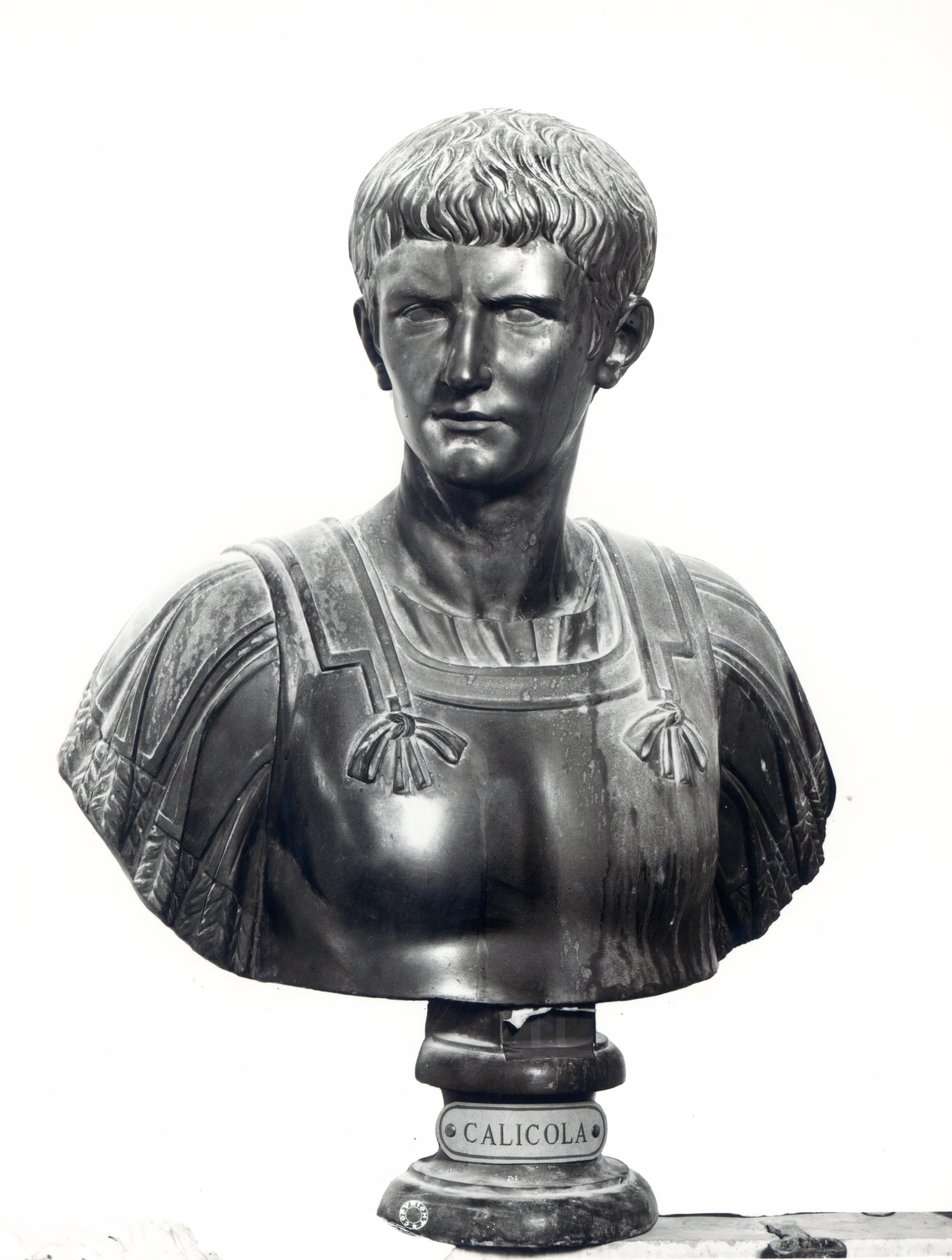 Byste av keiser Caligula (ca. 12-41) (bronse) (s/hvitt-bilde) av Roman Roman