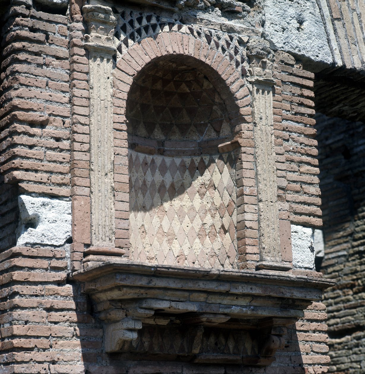 Casa del Laraire (Lararium) i Ostia (Ostia), i nærheten av Roma. av Roman Roman