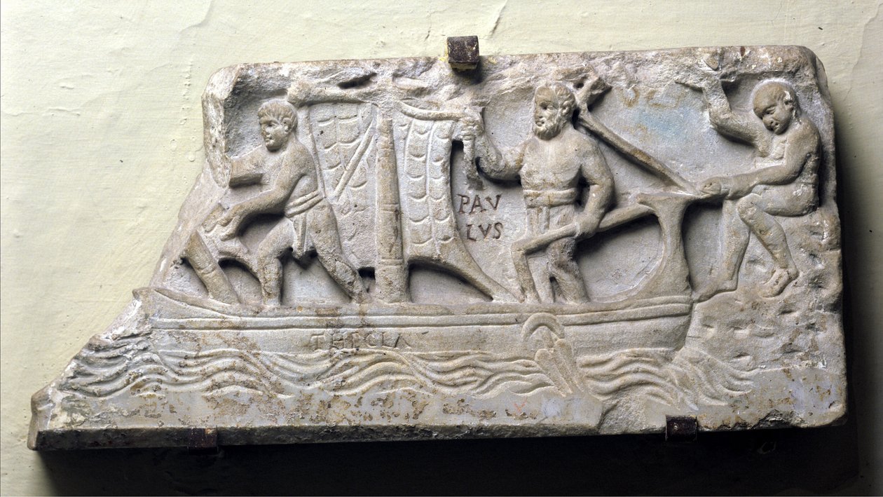 Deksel av en sarkofag med en symbolsk representasjon av et skip ved navn Thecla: Saint Paul holder roret og manøvrerer seilet. av Roman Roman