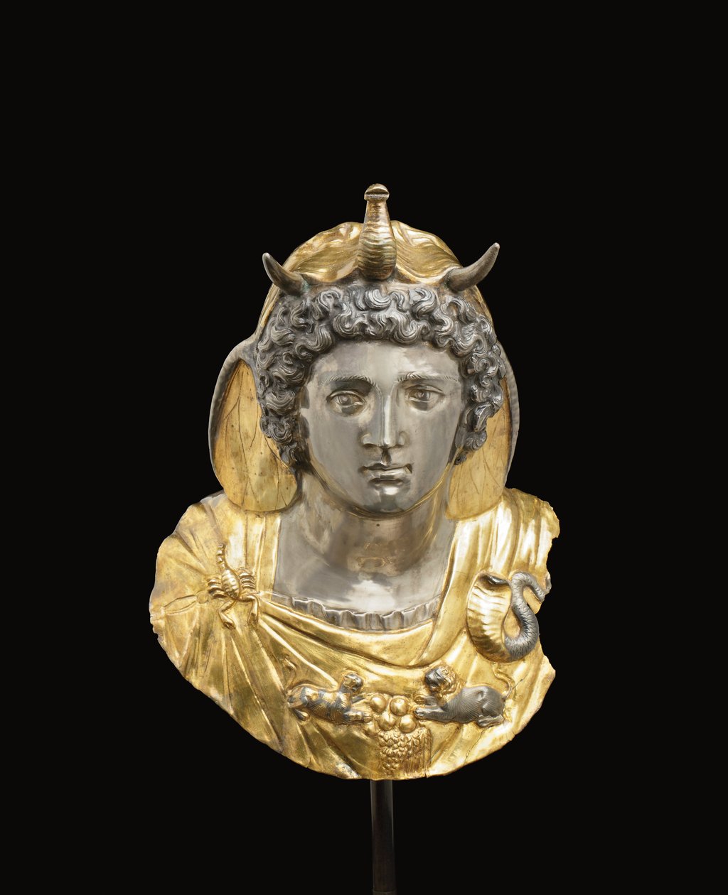 Emblema til Cleopatra Selene, ca. sent 1. århundre f.Kr.-tidlig 1. århundre e.Kr. (forgylt og sølv) av Roman Roman