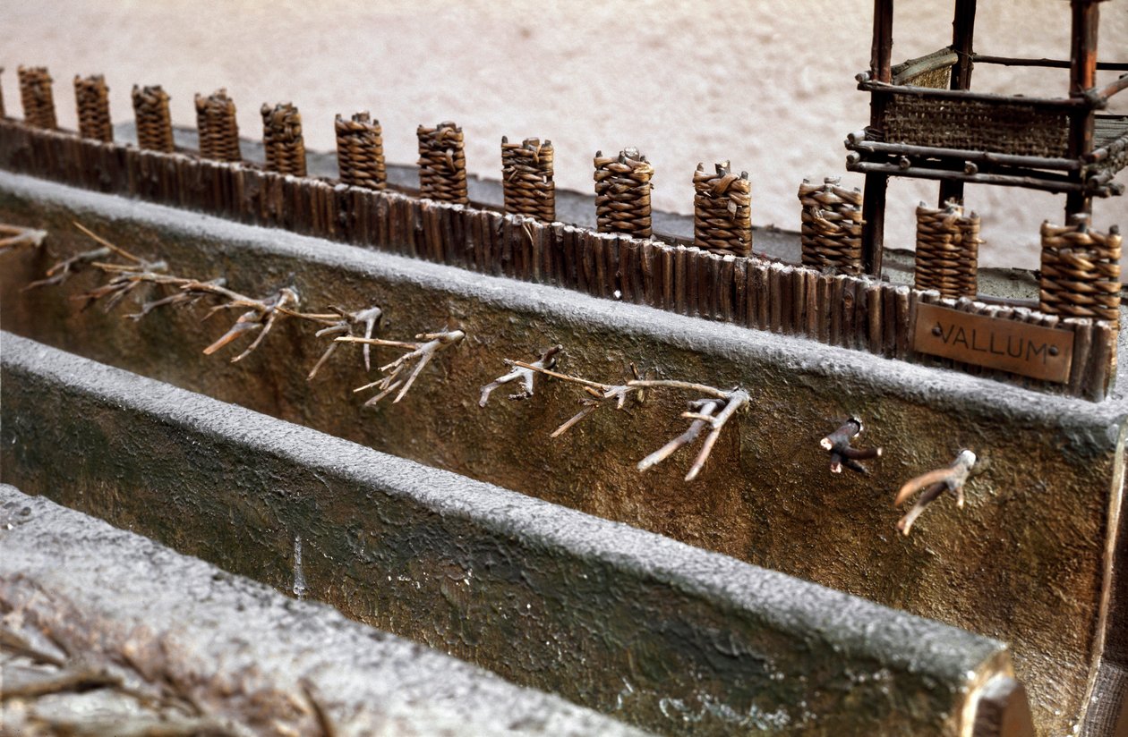 Modell som gjengir beleiringen og slaget ved Alesia i september 52 f.Kr. av Jules Cesar som så nederlaget til Vercingetorix. Detalj som representerer forsvarssystemet bygget av Cesar. Roma, Museo della Civilta Romana av Roman Roman