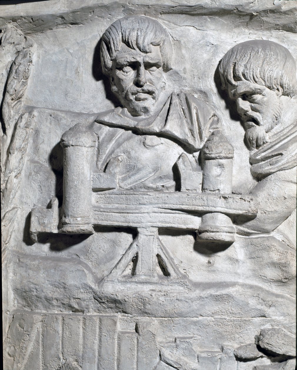 Romersk kunst: "" Romerske soldater nær en katapult brukt under den første krigen i Dacia"" Form fra 1862 som gjengir basrelieffene av kolonnen til Trajan (søylen Trajane) (Colonna Traiana) i Roma bygget under keiser Trajans regjeringstid ( 53-117). Trajan av Roman Roman
