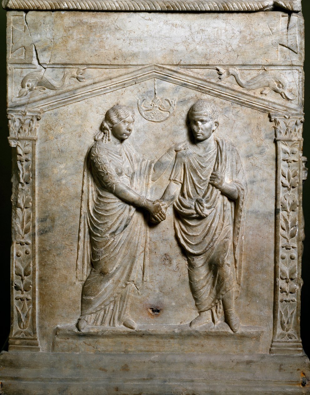 Romersk kunst: begravelsesalter dekorerer scenen for et bryllup (Junctio dextrarum). Lav lindring. Roma, Museo Nazionale Romano av Roman Roman