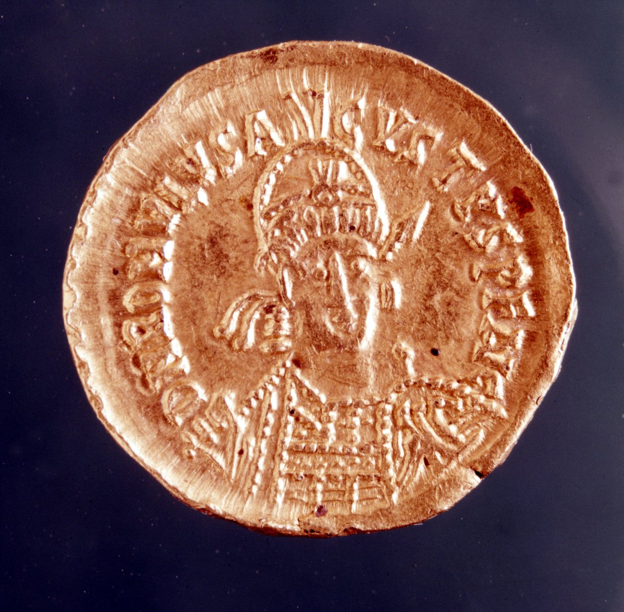 Romulus Augustule, på latin Flavius Romulus Augustus (eller Romulus Augustulus (i den). Romolo Augustolo), rundt 460 - 511), den siste romerske keiseren i vest. Portrett på mynt, 500-tallet av Roman Roman