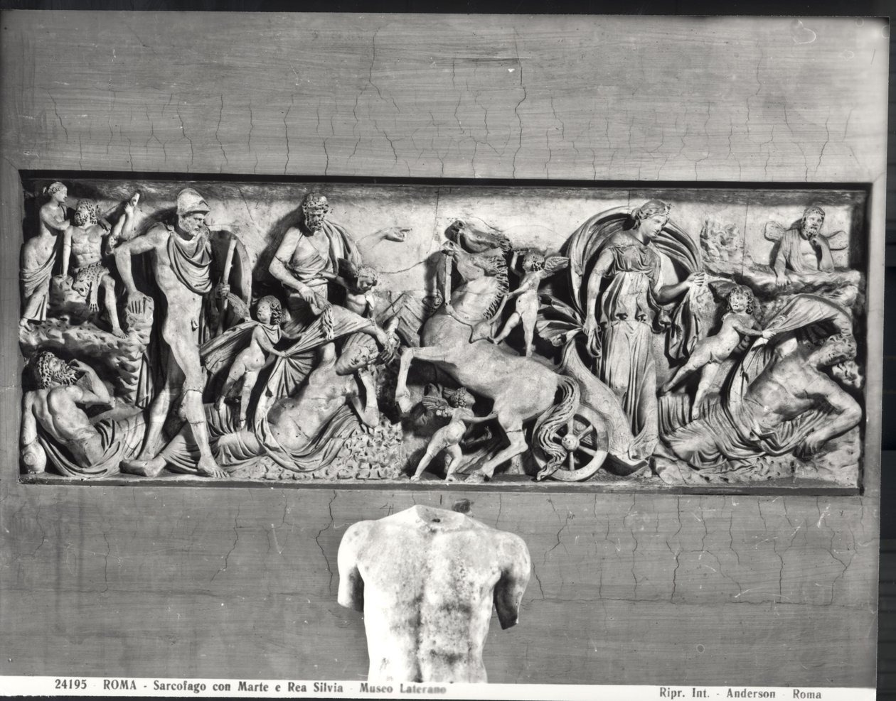Sarkofag som viser Mars og Rhea Silvia (marmor) (s/hv-bilde) av Roman Roman