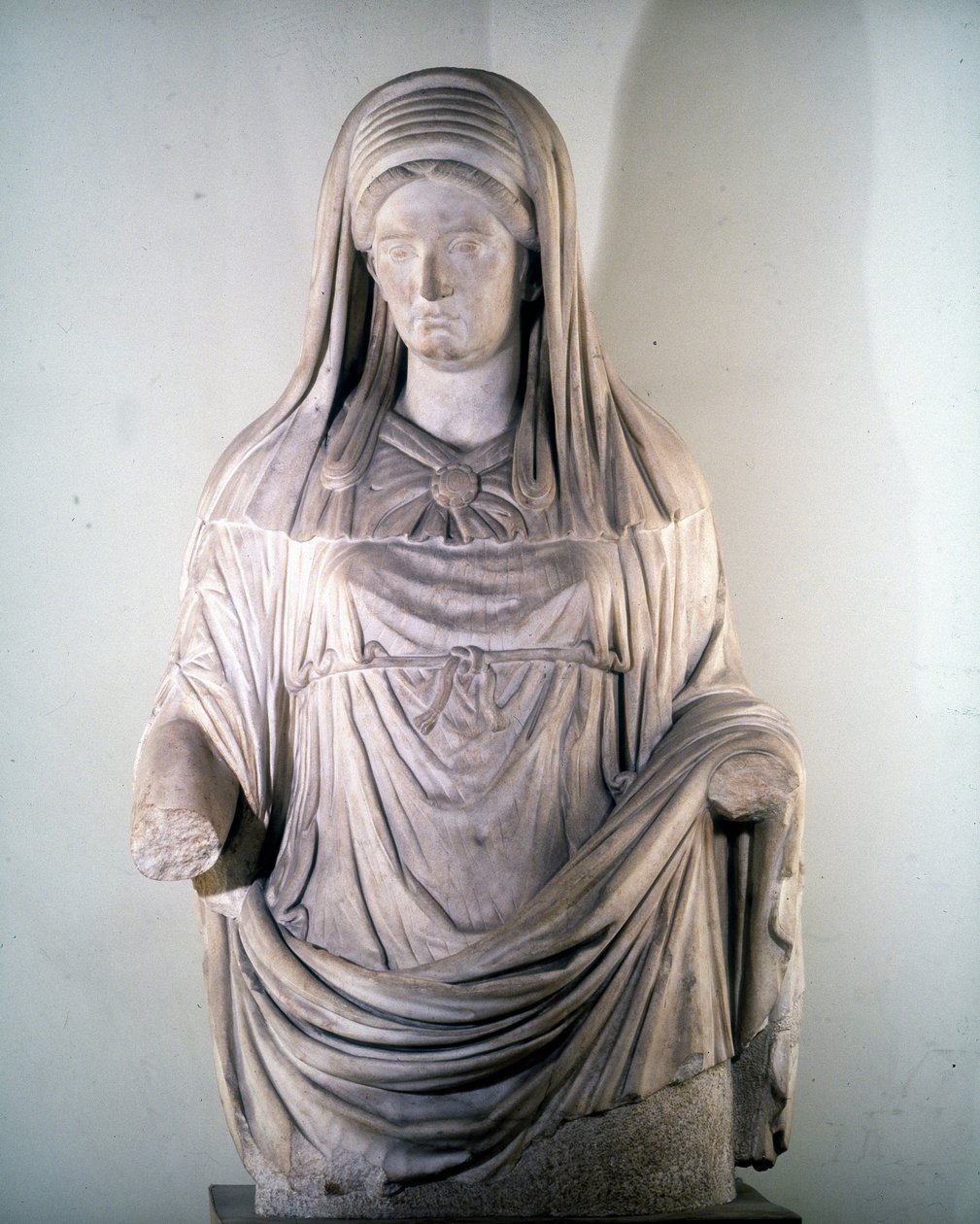 Skulptur av vestalen "" Massima ". Nasjonalt romersk museum. Roma av Roman Roman