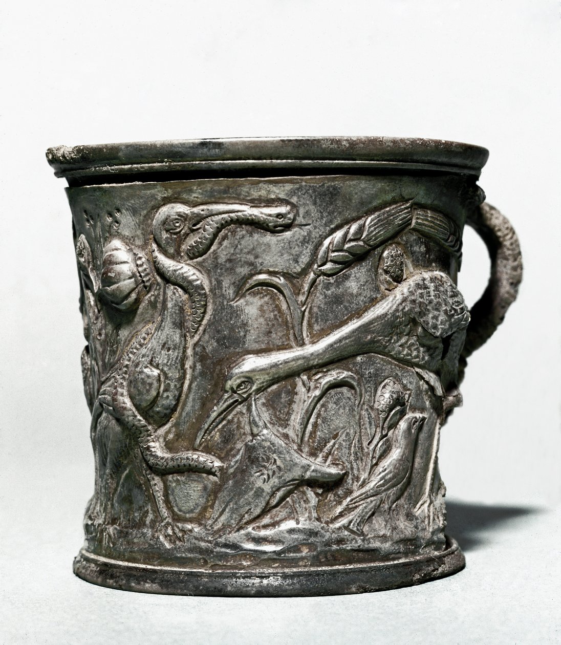 Sølvbeger med fugler og hvete av Roman Roman