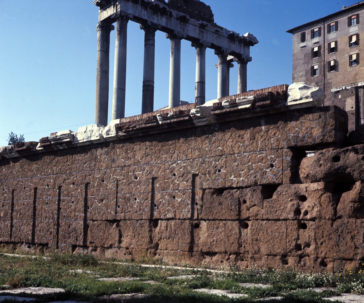 Rostres på Forum Romanum. Roma av Roman Roman
