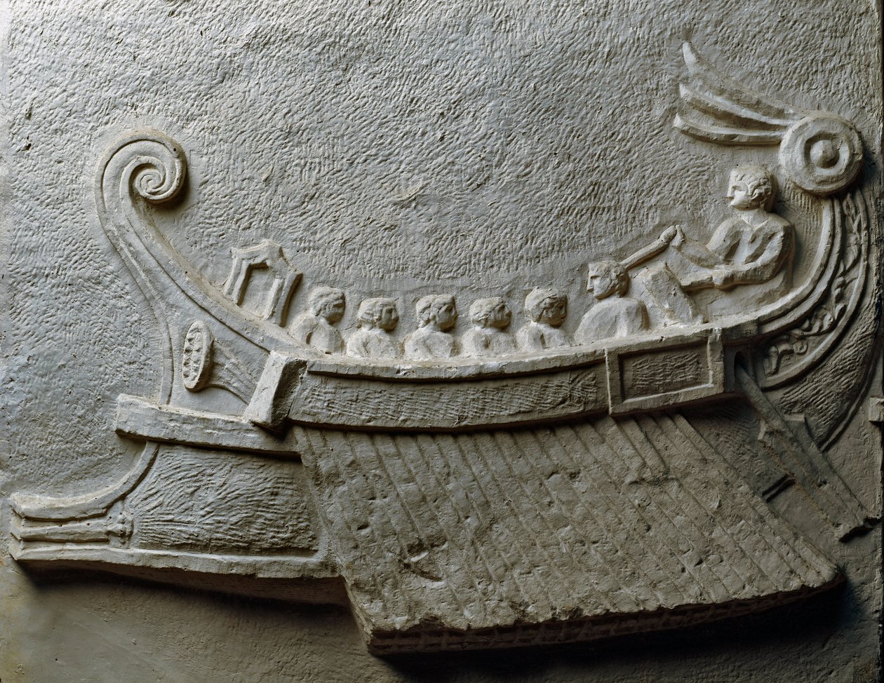 Trireme som bærer væpnede soldater (lavt relieff) av Roman Roman