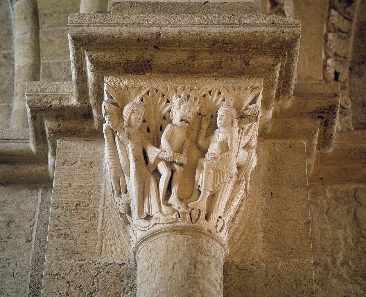 Djevelen viser en kvinne til den hellige Benedikt for å friste ham, hovedstaden i narthexen (skulpturen) av Romanesque