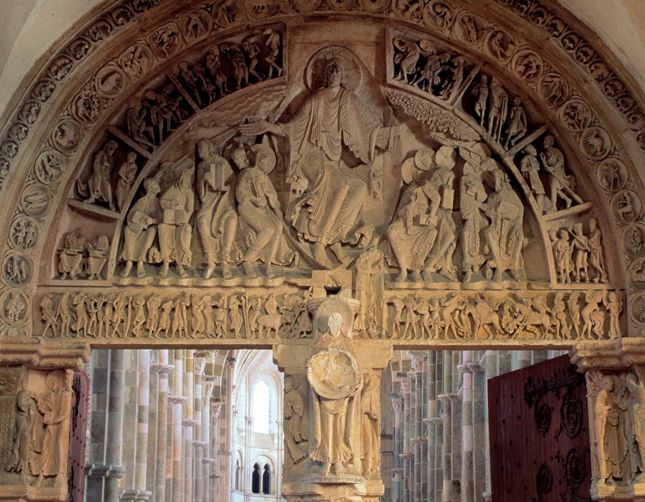 Tympanum i basilikaen i Vezelay som representerer Kristus i majestet (Jesus Kristus i herlighet er representert inne i en mandorla) 1100-tallet. Vézelay-basilikaen av Romanesque