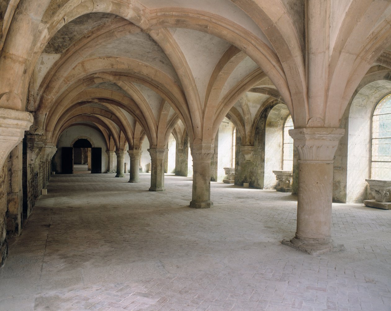 Utsikt over scriptorium av Romanesque
