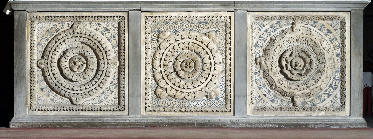 Utsikt over alteret består av marmorbrett Marquette av Romanesque